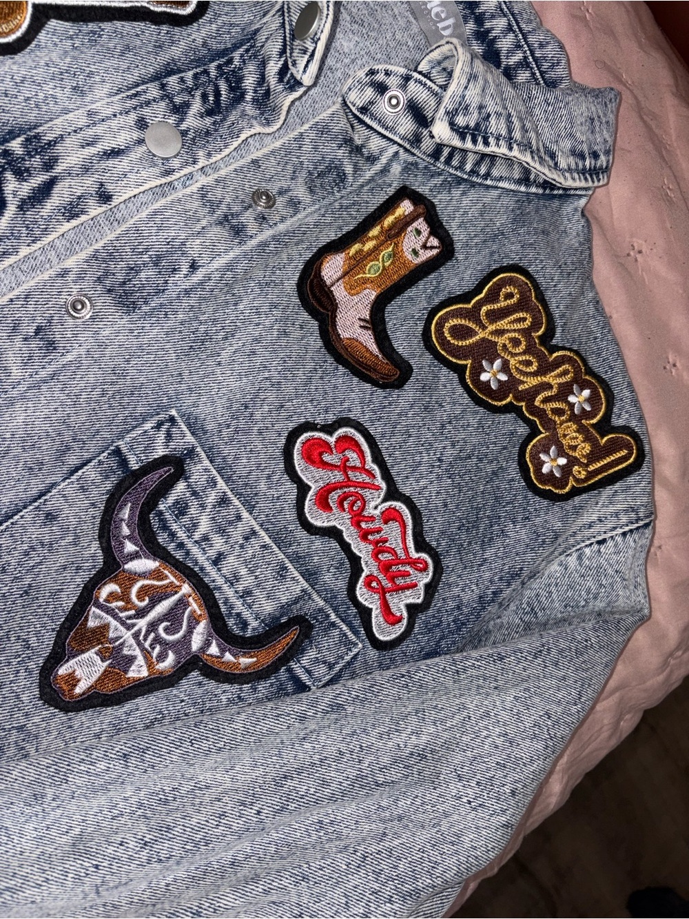 Blue B patch jean jacket - Picture 3 of 4